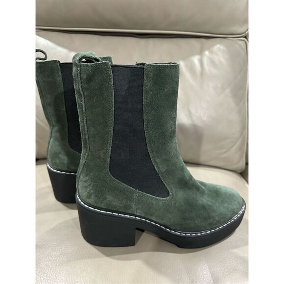 NINE WEST Dolea Chelsea Lug Sole Suede Platform Boots - Picture 6 of 8